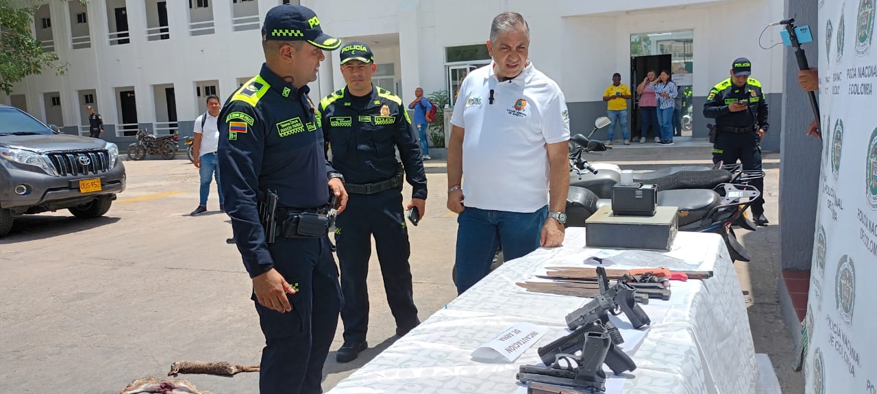 Alcalde de Maicao, Mohamad Dasuki, en medio de la intervención al mercado público