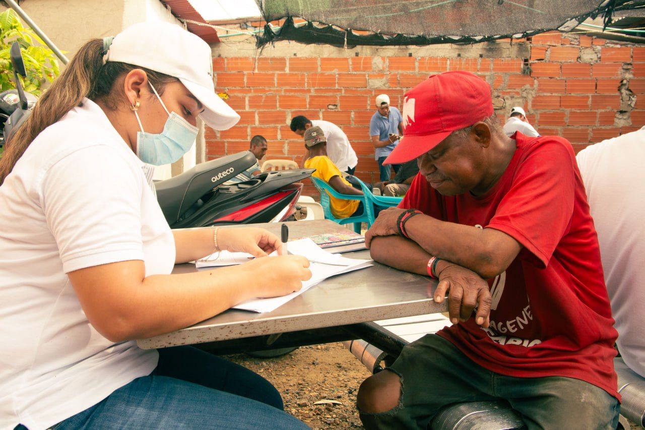 Atención en medicina general, odontología, pruebas de VIH, kit de aseos y prendas de vestir recibieron los habitantes en condición de calle en Cartagena