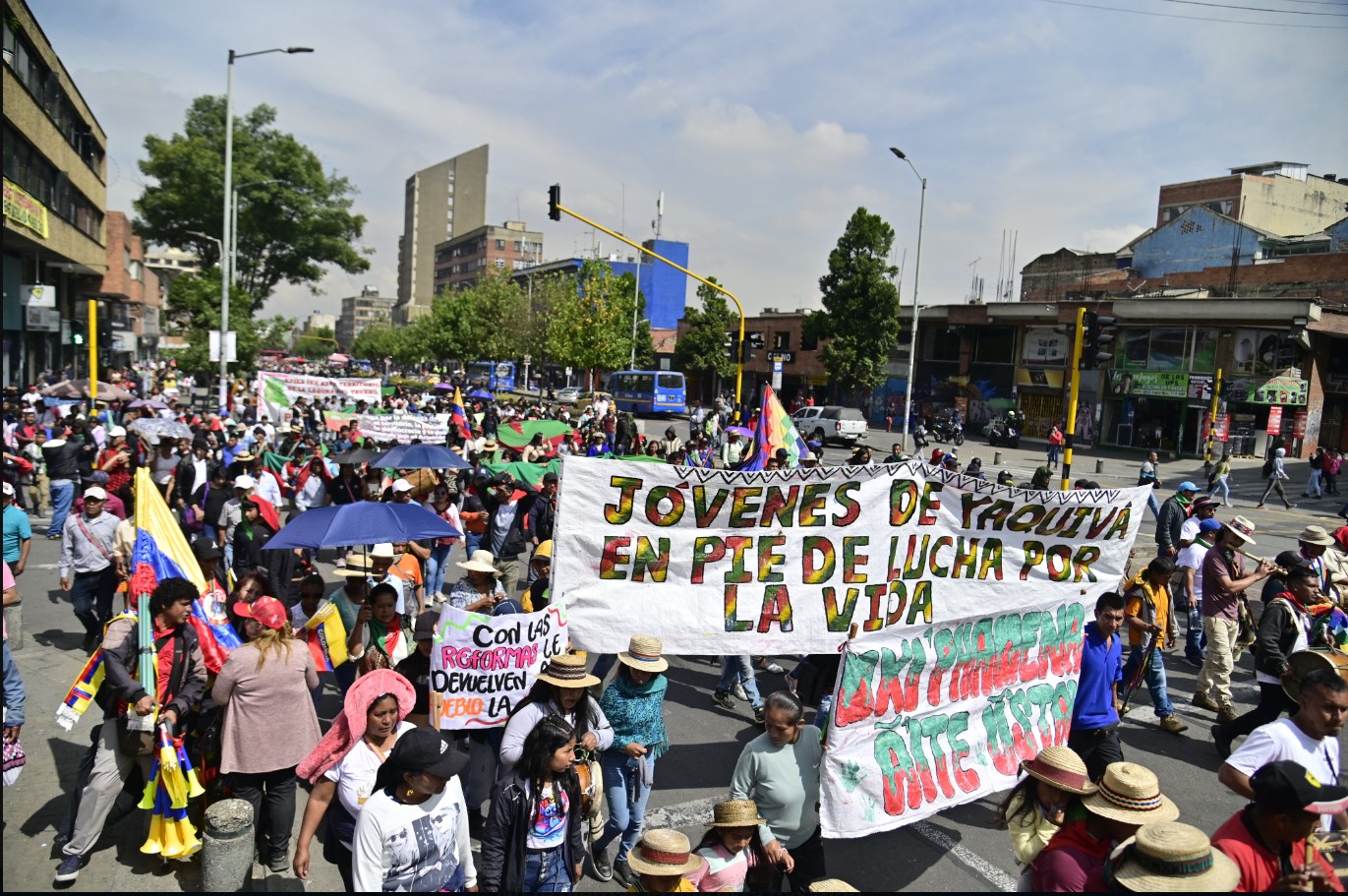 Manifestantes en las calles de Bogotá
