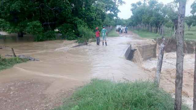 Desbordamiento de arroyo dejó incomunicados a comunidades de San Pelayo