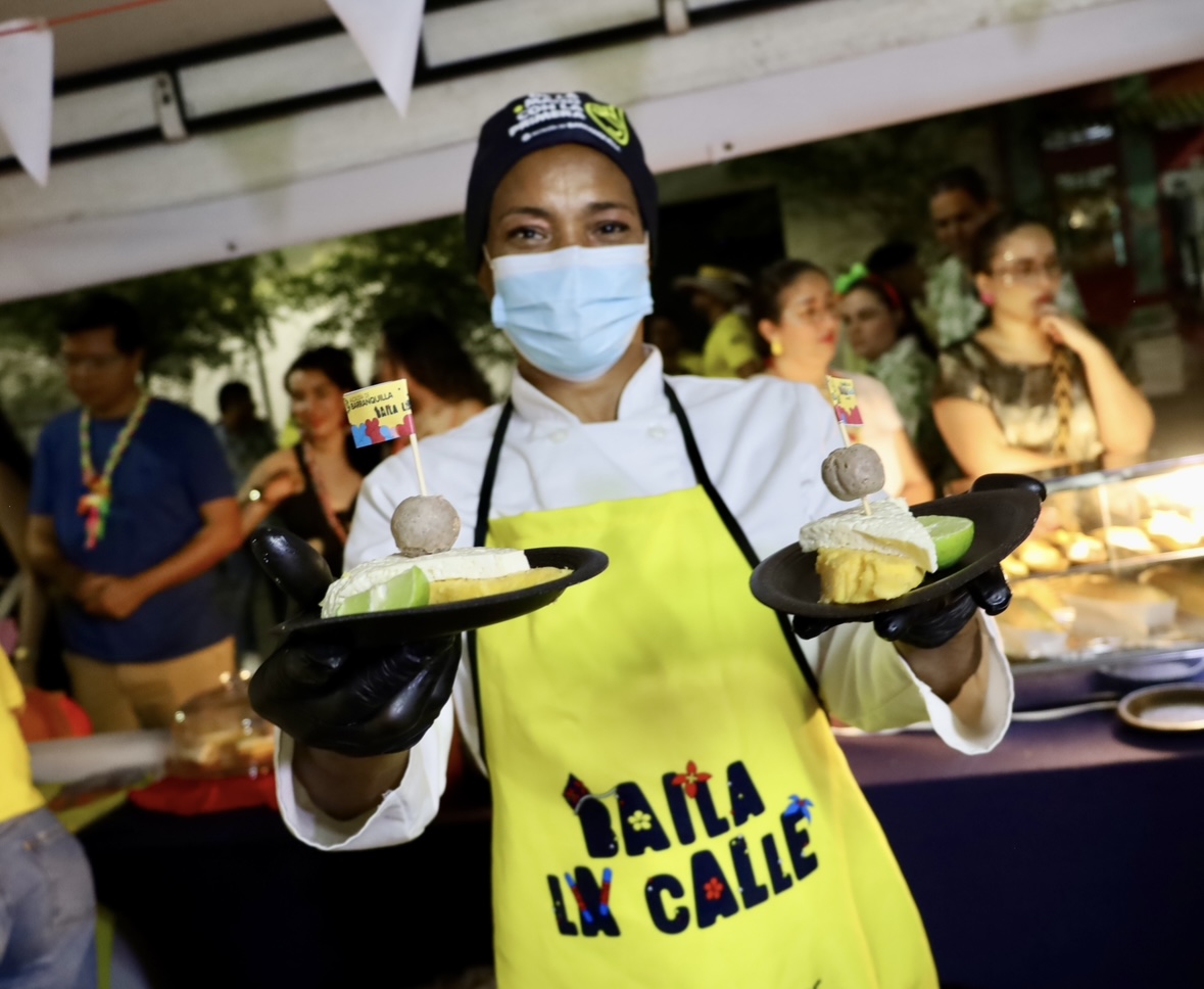 Éxito en ventas y nuevas oportunidades para las mujeres ‘De la Mano con la Primera’ en el Carnaval de Barranquilla