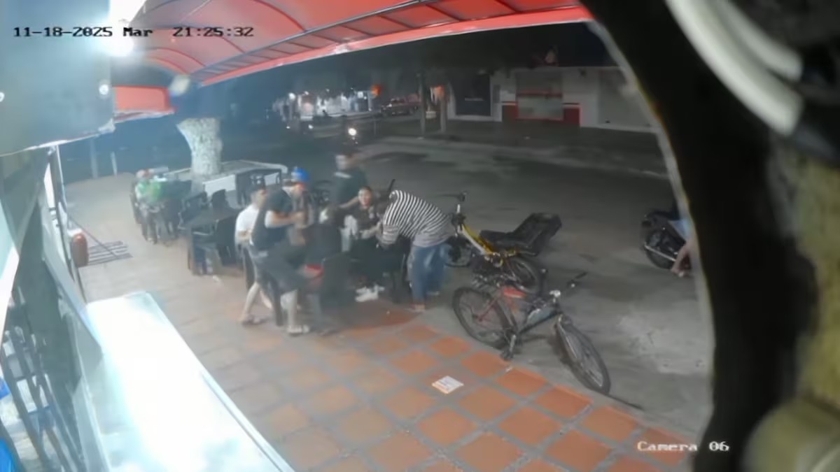 Ocho delincuentes motorizados asaltaron negocio de comidas rápidas en La Sierrita