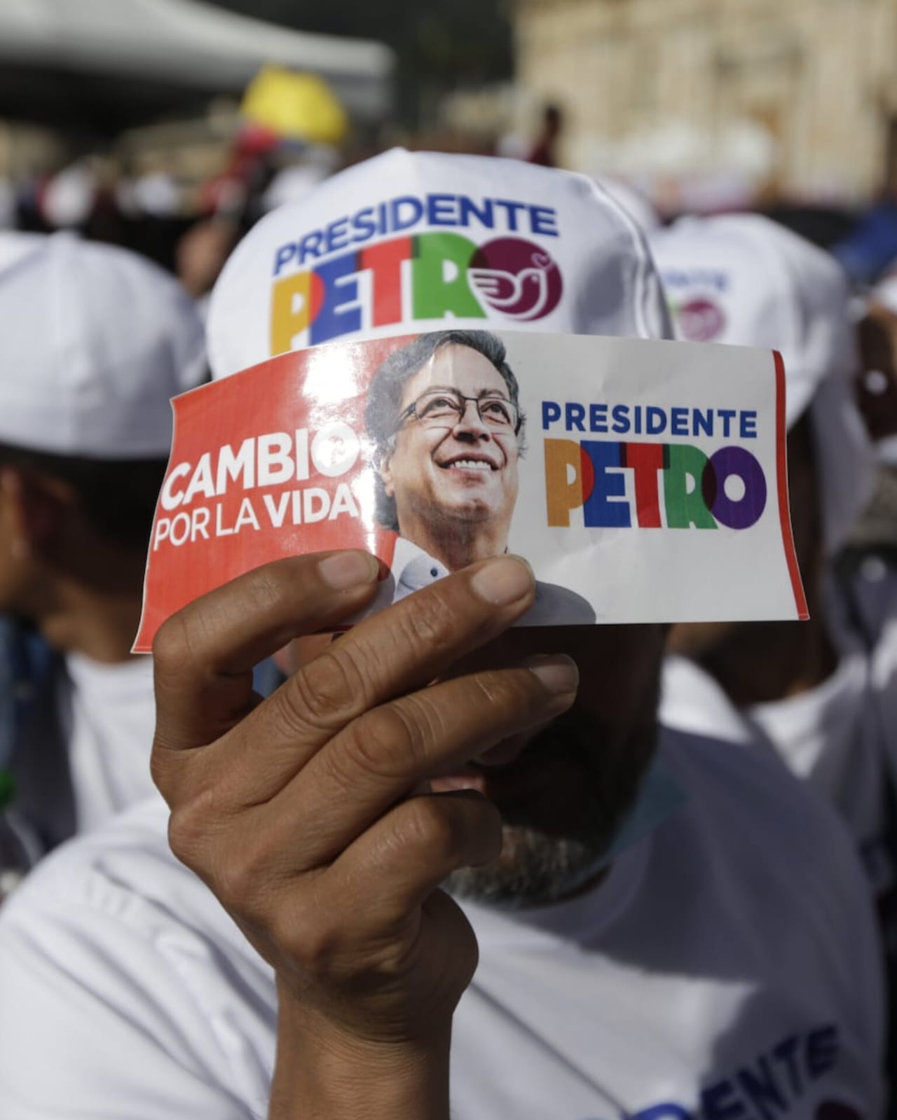 CNE sancionó campaña presidencial de Petro por violación de topes electorales