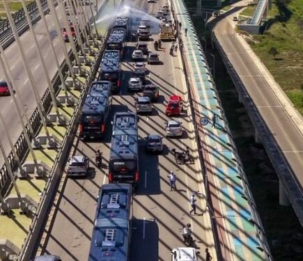 Barranquilla recibió 20 nuevos buses sostenibles para el sistema Transmetro