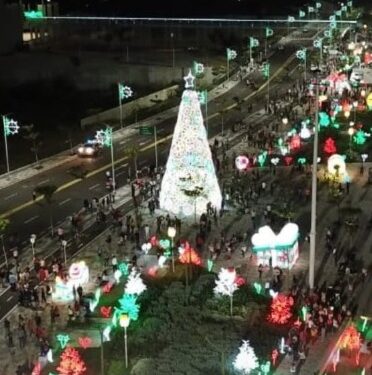 El encendido del alumbrado navideño iluminó el Gran Malecón de Barranquilla
