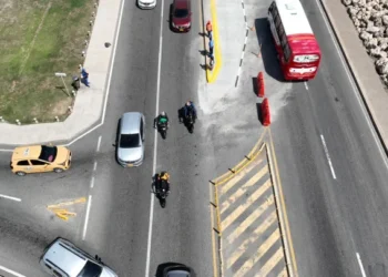 Nuevo carril Centro Histórico Bocagrande mejora la movilidad entre el Centro Histórico y Bocagrande en Cartagena.