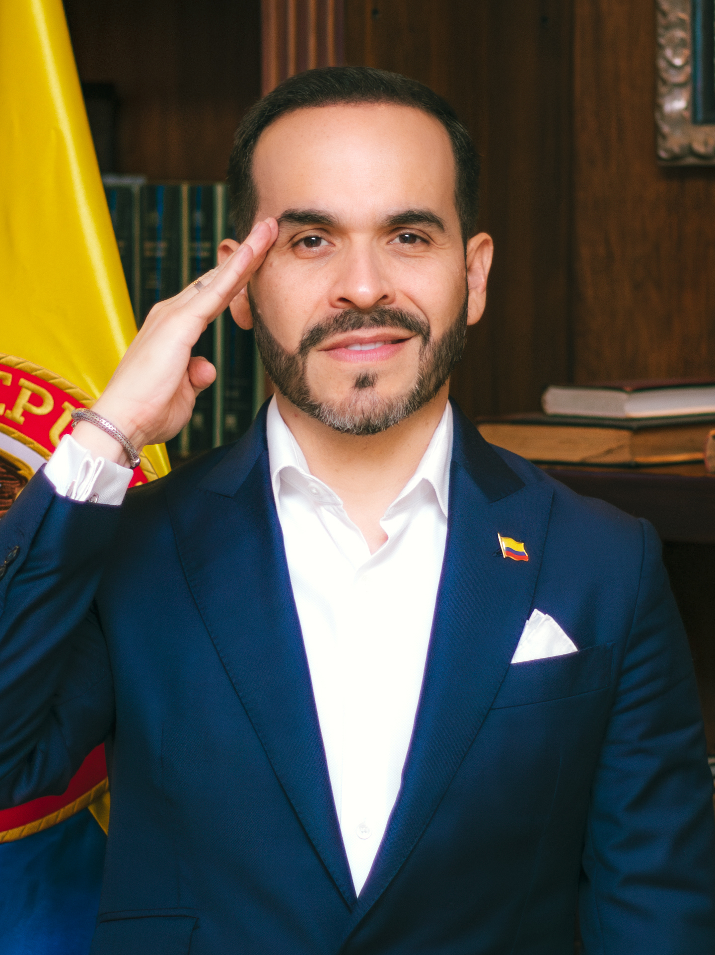 Abelardo De la Espriella alista su gabinete durante reuniones previas a la posesión presidencial.