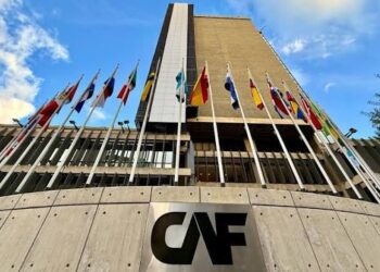 Financiamiento de CAF para Colombia durante el anuncio del apoyo económico por US$9.000 millones.
