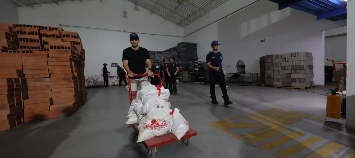 Centros de acopio en Barranquilla reciben donaciones para afectados por el terremoto.