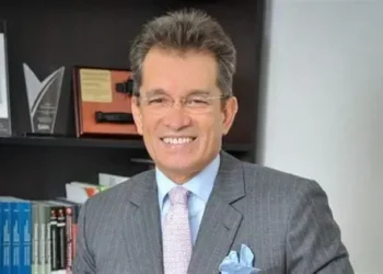 Javier Díaz Molina, expresidente de Analdex, durante un evento sobre comercio exterior en Colombia.